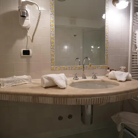 Hotel Borgo Ca Dei Sospiri 4*