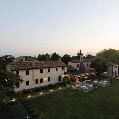 ホテル Borgo Ca Dei Sospiri クアルト・ダルティーノ