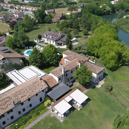 ホテル Borgo Ca Dei Sospiri クアルト・ダルティーノ