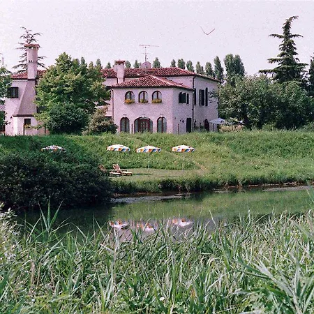 ホテル Borgo Ca Dei Sospiri クアルト・ダルティーノ