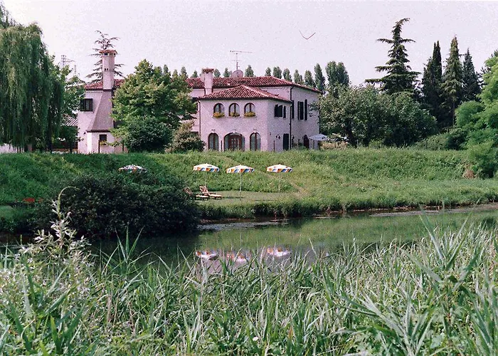 Отель Borgo Ca Dei Sospiri Куарто-д'Альтино