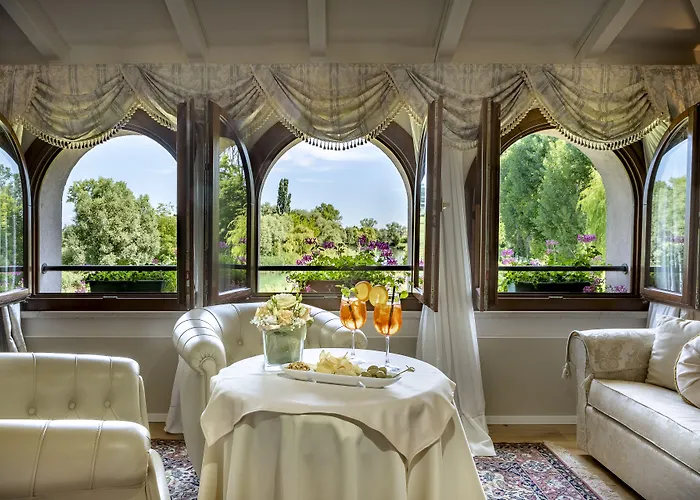 Hotel Borgo Cà Dei Sospiri 4*